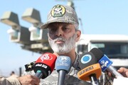 فرمانده ارتش به تهدیدات اخیر آمریکا واکنش نشان داد :  رها کردن دستی که به سوی ایران دراز شود کار آنها نیست