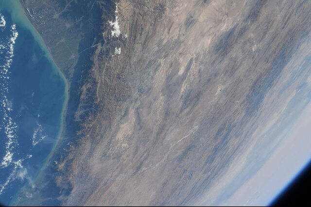 تصاویر فضایی یاسمین مقبلی از تهران | تقریبا درست از بالای سر تهران عبور کردیم