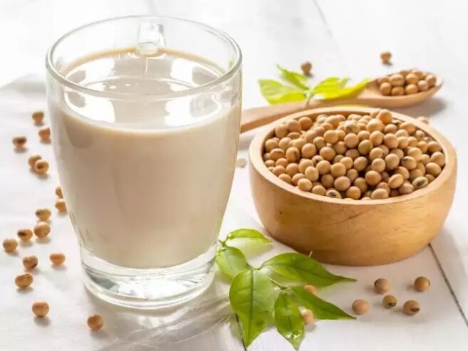 شیر سویا چگونه درست میشود ؟ ؛ روش تهیه شیر سویا در منزل