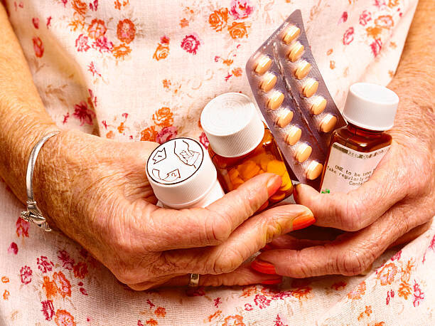 عوارض جبران ناپذیر قرص‌های مسکن | روش‌های جایگزین مصرف داروهای تسکین بخش را بشناسید
