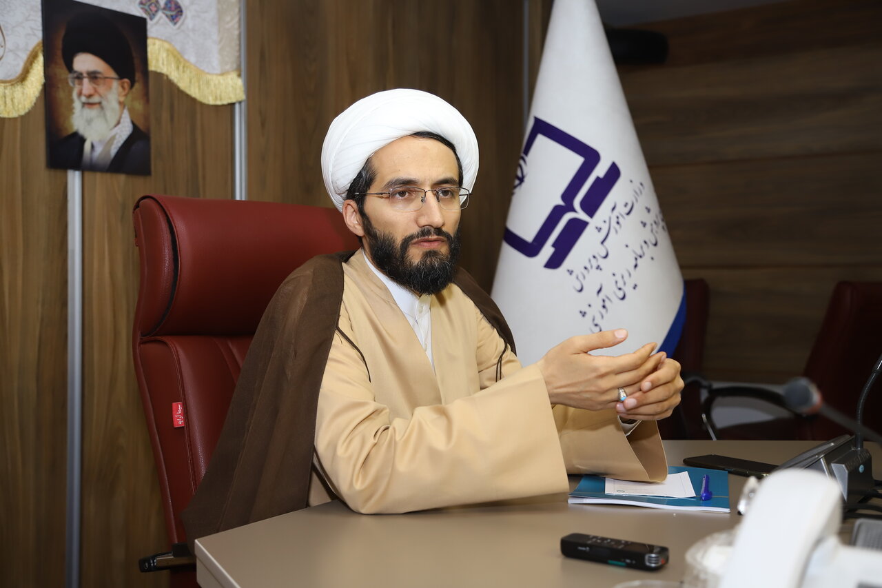 حجم کتابهای درسی کم می شود؟!