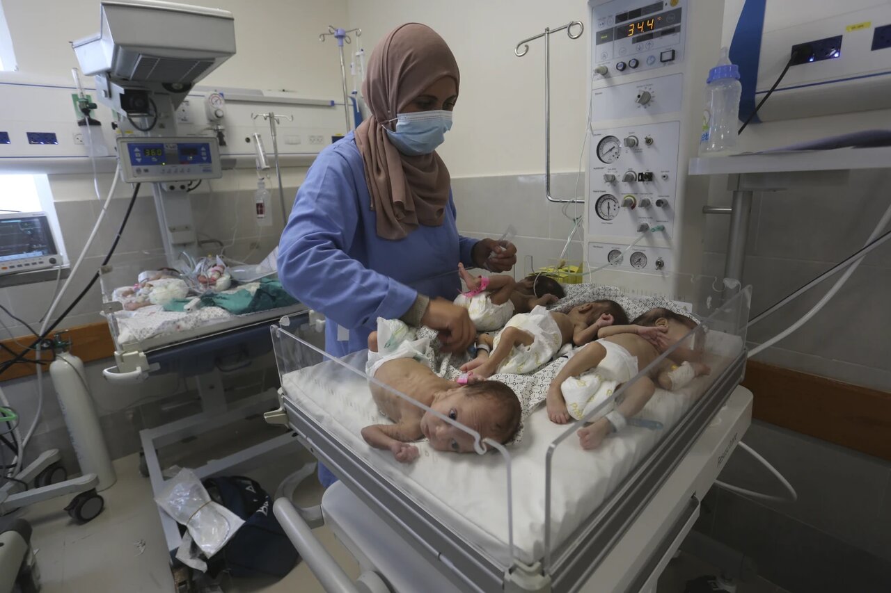 کارکنان بهداشتی ۳۱ نوزاد نارس را از بزرگترین بیمارستان غزه تخلیه کردند