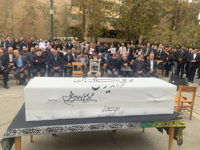 تصاویر تشییع پیکر اسلامی ندوشن ؛ کدام چهرهها برای وداع آمدند | هرگز آرزو نکردم که در کشور دیگری جز ایران بودم