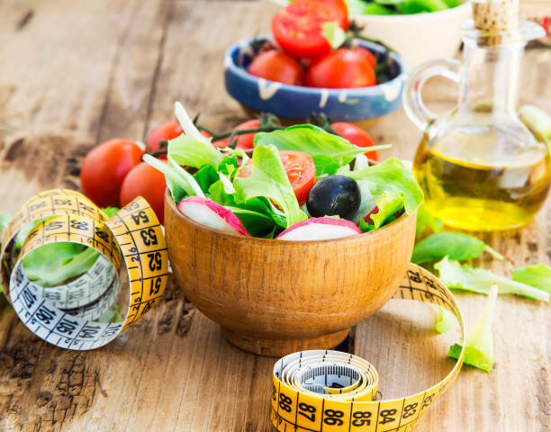 زمانهای مختلف در رژیم فستینگ ؛ فستینگ ۱۲ و ۱۶ ساعته چگونه است؟ | رژیم فستینگ برای این افراد مناسب است