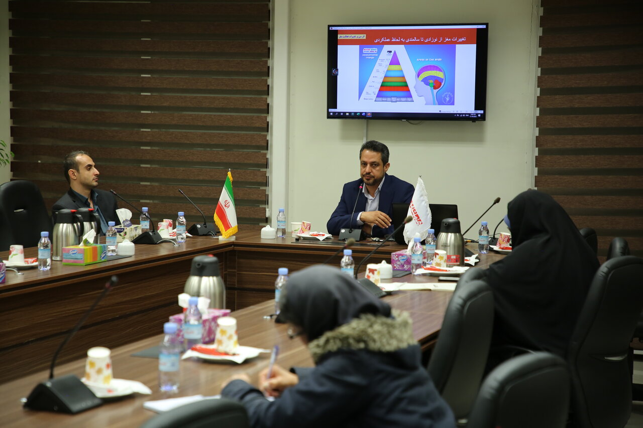 تأثیر رسانه می تواند به اندازه مواد مخدر باشد | رسانه آمار اوتیسم و بیش فعالی را افزایش داده است