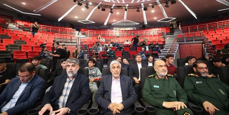 سردار سلامی: بزرگترین اشتباه اسرائیل این بود موانع بین خود و فلسطین را برداشت | توصیه فرمانده سپاه به حسن یزدانی