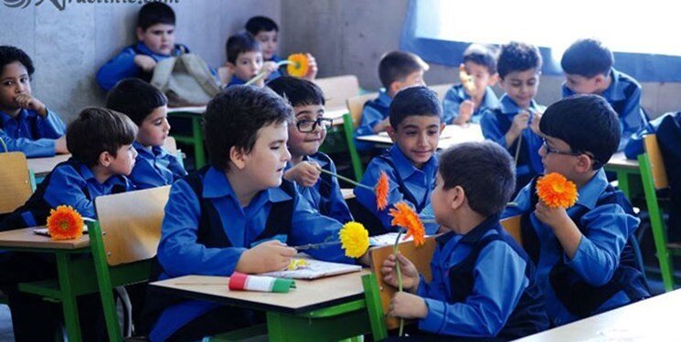 امروز از کیف و کتاب در مدارس تهران خبری نبود | یک روز متفاوت در مدارس ابتدایی