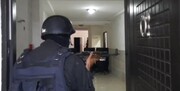 تصاویر عملیات دستگیری سارق مشهور در طبقه ۱۸ برج معروف