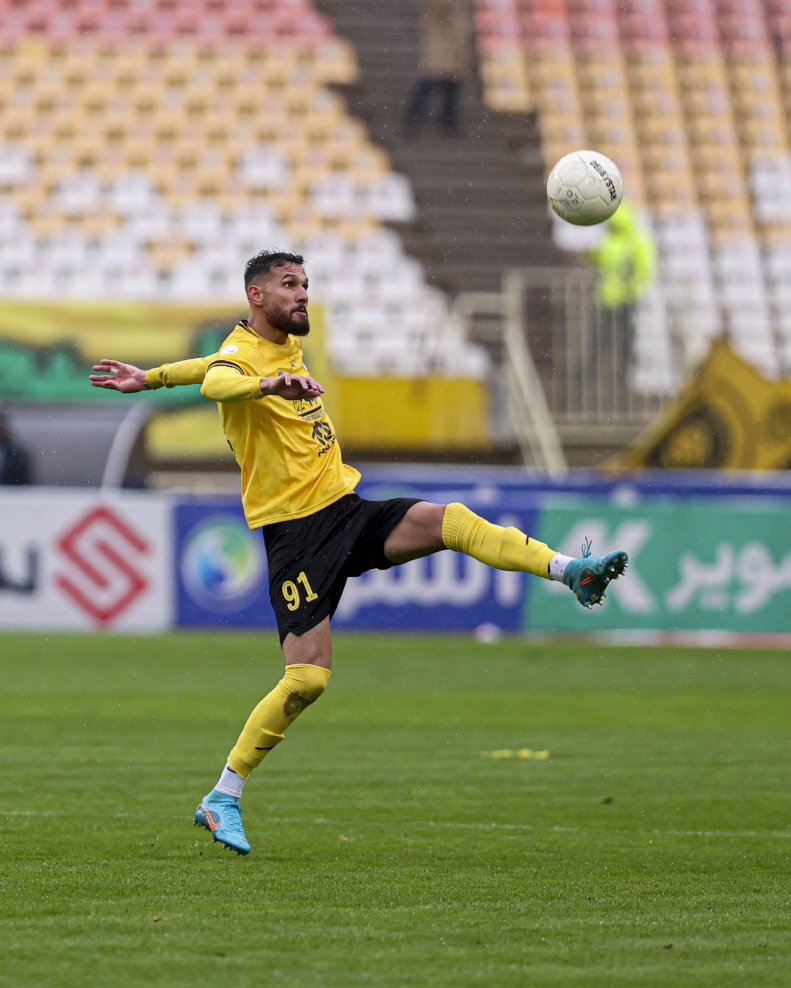 مدافع سپاهان رفتنی شد