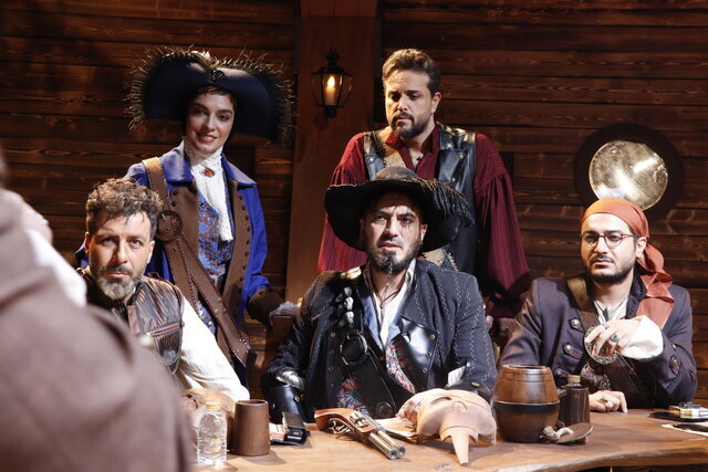 به خاطر حامد آهنگی یک هفته فحش خوردم | مردم این خانم را در بازی مافیا دوست دارند