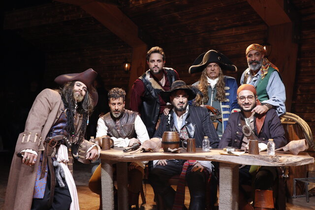 به خاطر حامد آهنگی یک هفته فحش خوردم | مردم این خانم را در بازی مافیا دوست دارند