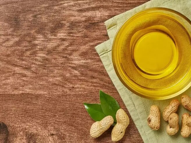 فواید کمتر شناخته شده روغن بادام زمینی ؛ از حفظ سلامت قلب تا کاهش درد آتروز