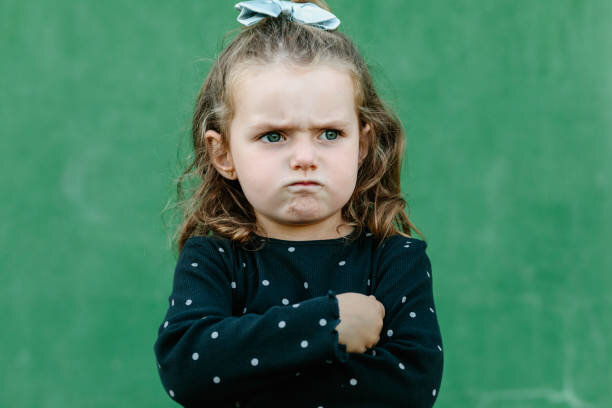 مهمترین روشهای کنترل خشم در برابر کودکان | نشانههای خشم در کودک را بشناسید | بروز این آسیبهای جسمی و روانی در کودکانی که خشمشان را ابراز نمیکنند