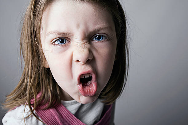 مهم‌ترین روش‌های کنترل خشم در برابر کودکان | نشانه‌های خشم در کودک را بشناسید | بروز این آسیب‌های جسمی و روانی در کودکانی که خشمشان را ابراز نمی‌کنند