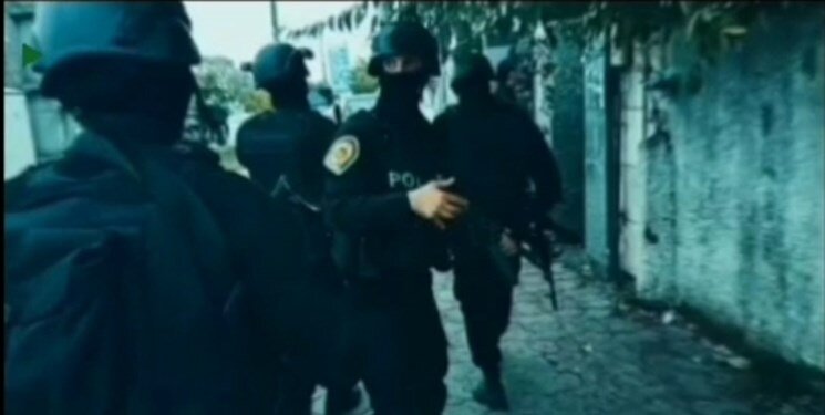 تصاویر عملیات دستگیری سارق مشهور در طبقه ۱۸ برج معروف