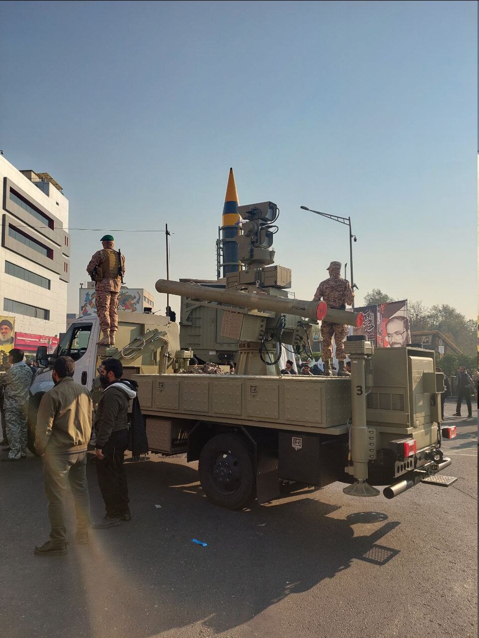 تصاویر | آغاز رزمایش «الی بیتالمقدس» در تهران | بسیج و مردم به خیابان انقلاب آمدند