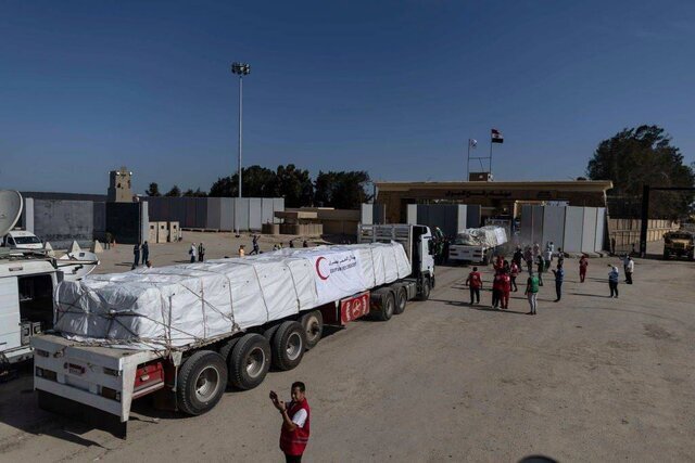 ورورد کامیون ها به غزه