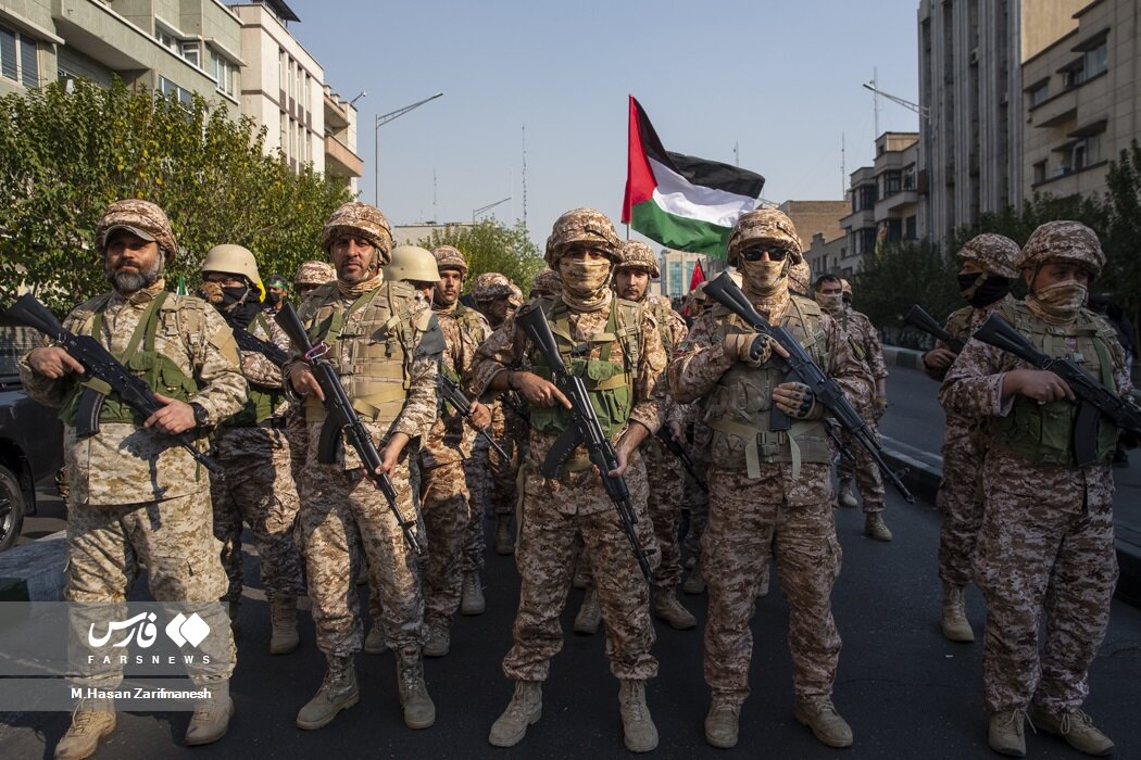 جزئیاتی از رزمایش 5 هزارنفری بسیجیان در تهران | کدام موشکها در تهران به نمایش عمومی درآمد؟