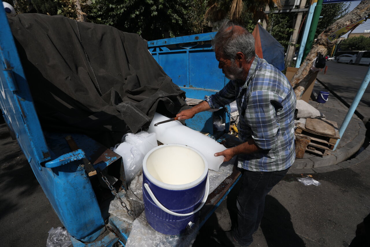 جام چهلکلید و زمزمه سلام بر حسین(ع)