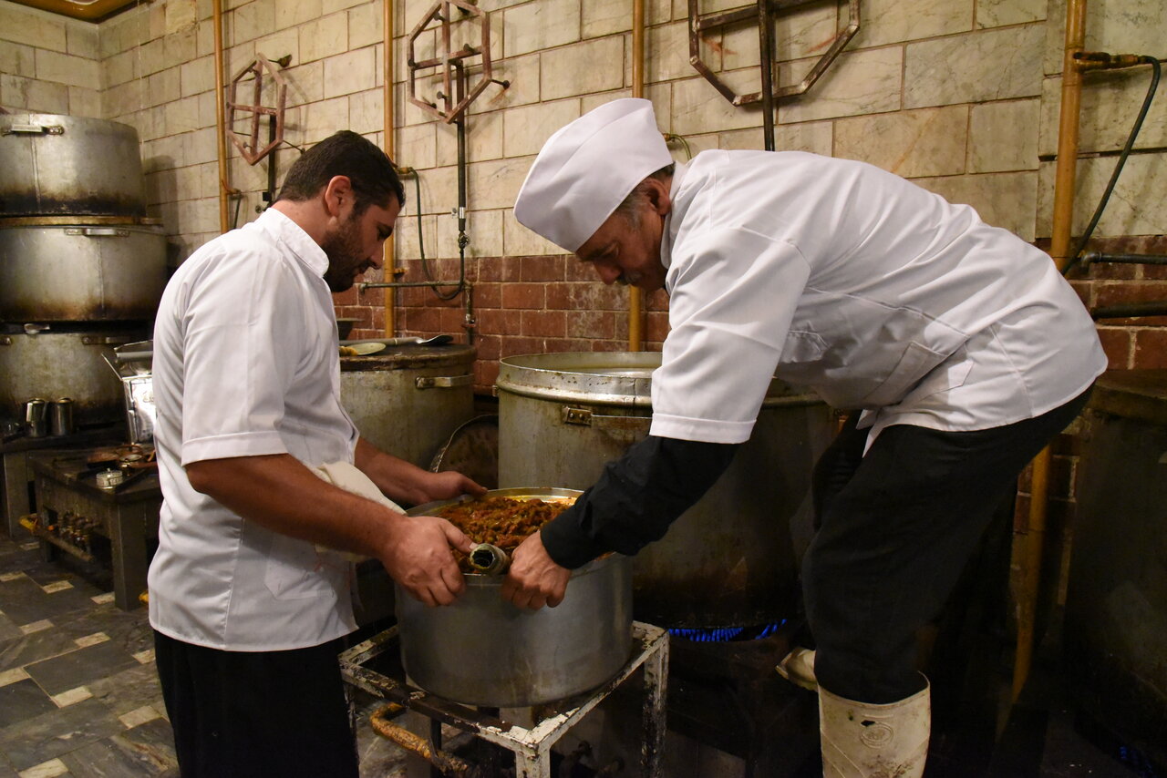 عطر آشنای قیمه نذری تکیه دربند