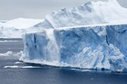 تصاویر دیدنی و عجیب حرکت کوه یخ غول‌آسا در قطب جنوب | وسعت این کوه یخ ۳ برابر نیویورک است!