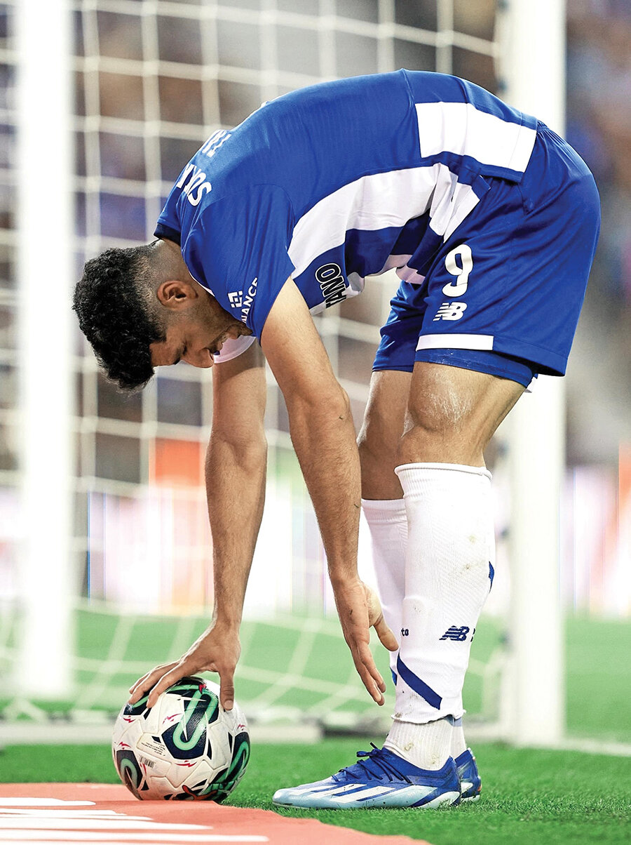 طارمی برانکو یا طارمی کونسیسائو؟ | سقوط مهاجم ایرانی از ۴۲ پله!