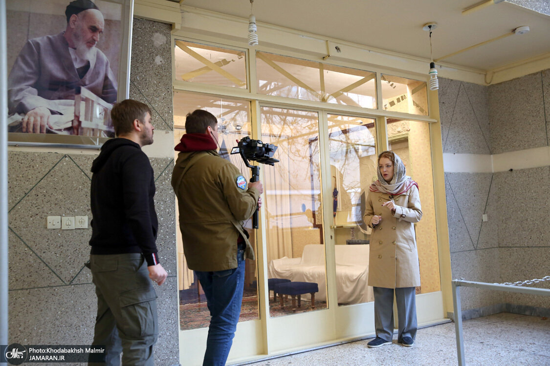 تصاویر | حجاب مجری مشهور روسیه در خانه امام خمینی