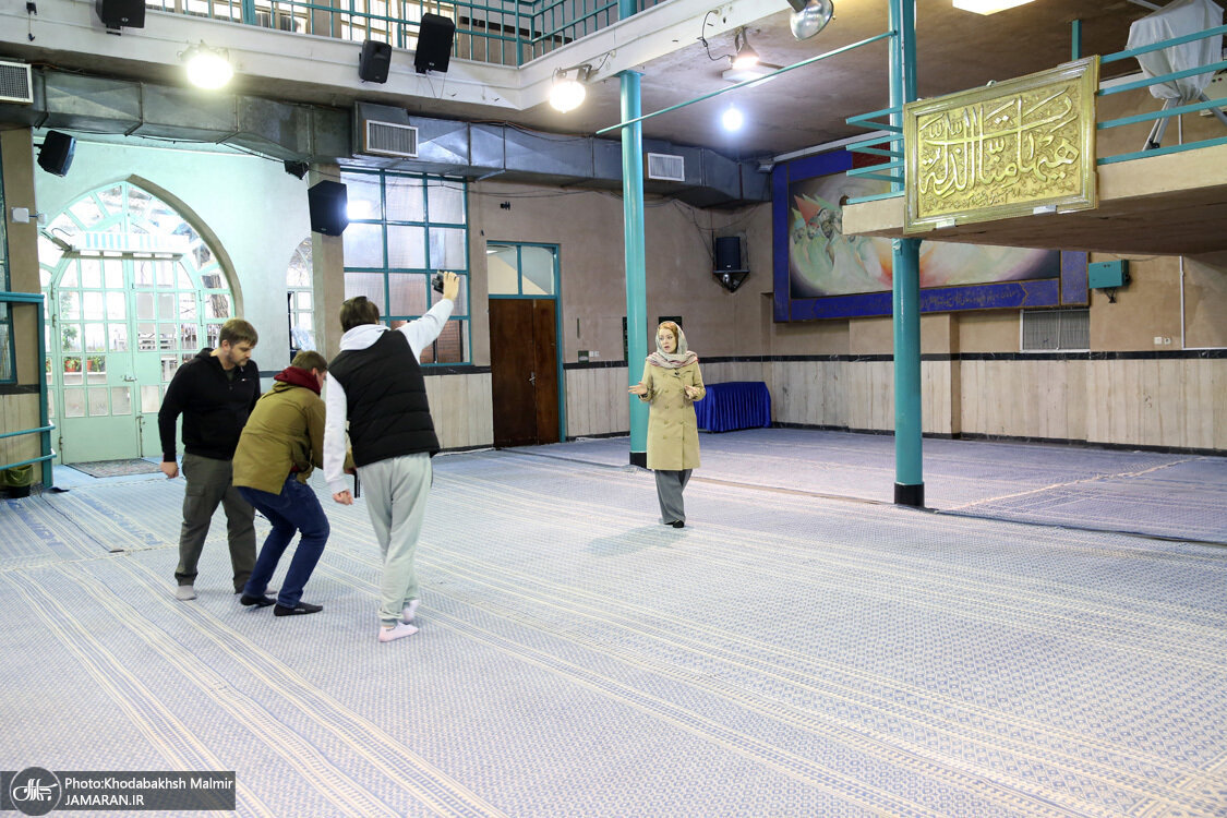 تصاویر | حجاب مجری مشهور روسیه در خانه امام خمینی