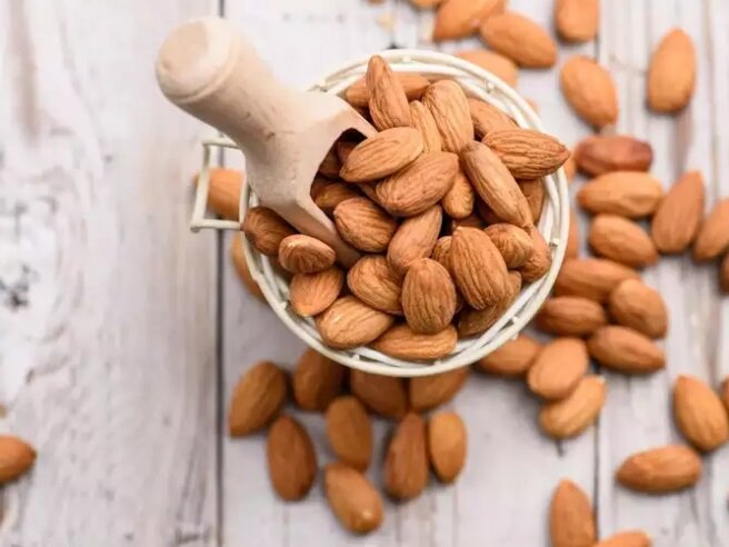 ۶ خوراکی عالی برای تقویت سیستم ایمنی بدن | با این میوههای خشک ویروسها و عفونتها را فراری دهید