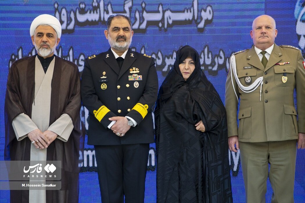 عکس | حضور یک زن در دیدار وابستگان نظامی با دریادار ایرانی
