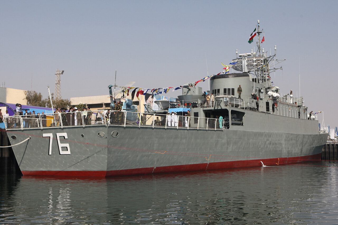 خبر مهم امیر ایرانی؛ ناوشکن های ارتش با چه موشک هایی تجهیز شدند؟