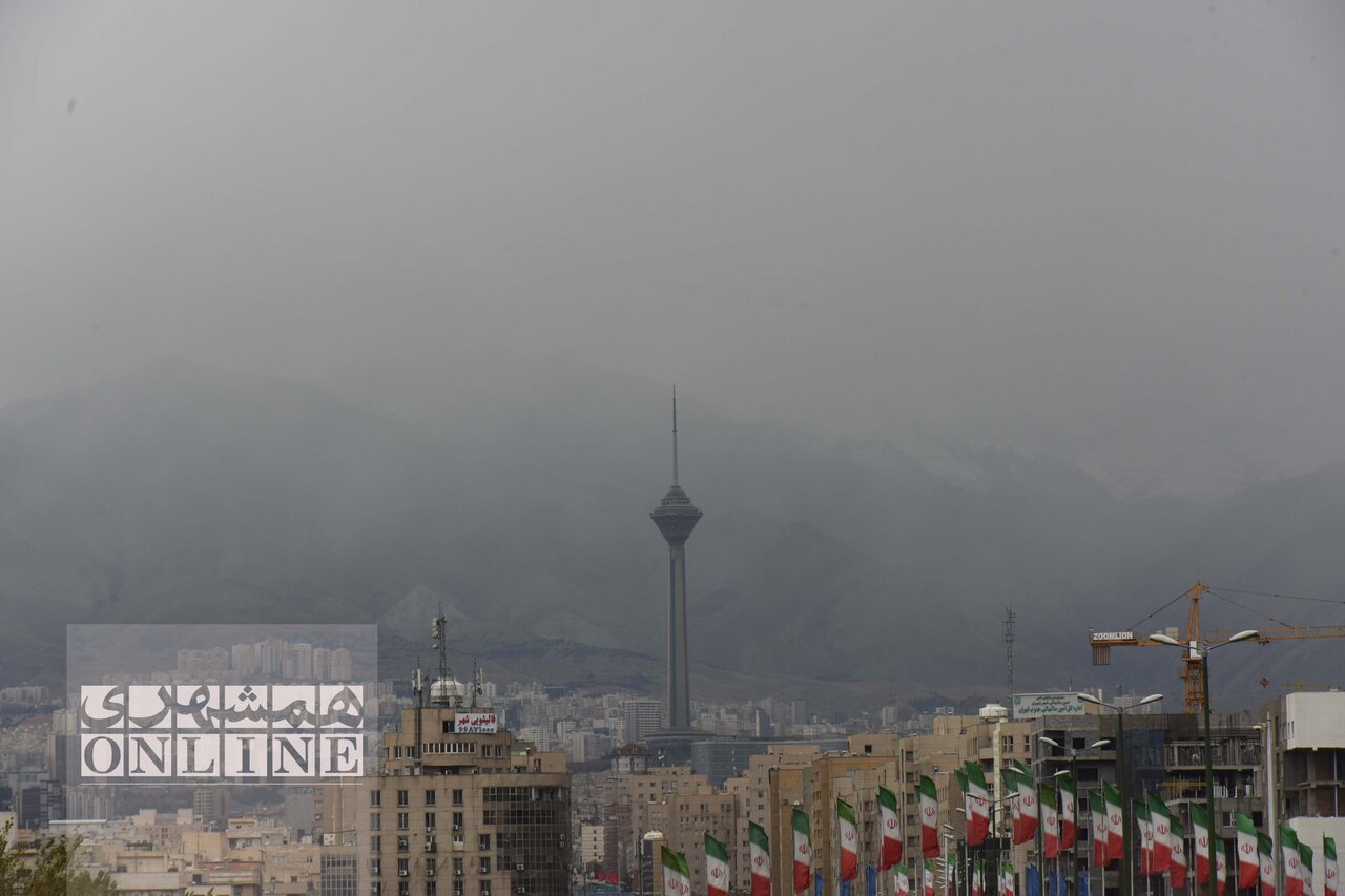پاییز تهران  برج میلاد