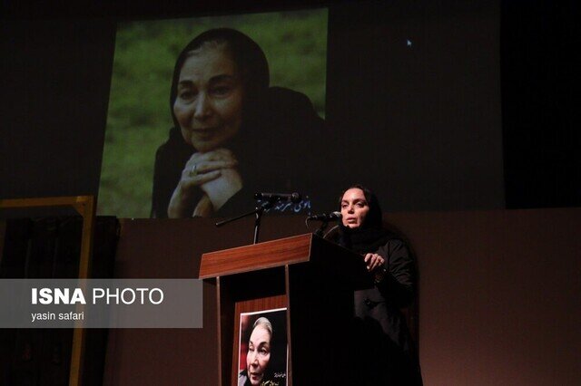 مراسم وداع با پیکر پروانه معصومی در رشت ا ساخت یادمان این بازیگر فقید