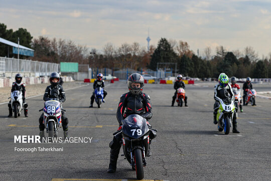 موتورسواری سوپربایک بانوان