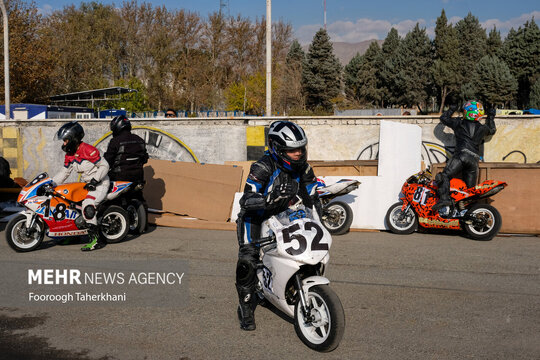 موتورسواری سوپربایک بانوان