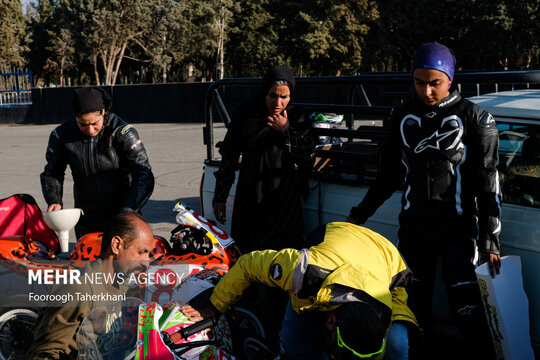 موتورسواری سوپربایک بانوان