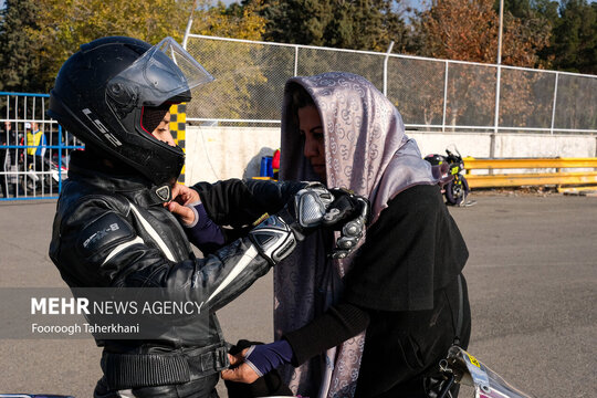 تصاویری خاص از موتورسواری زنان در تهران