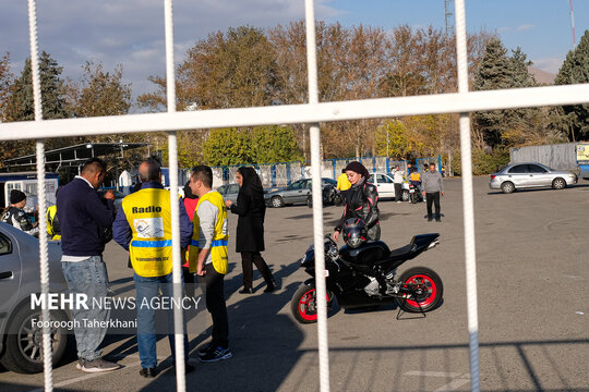 موتورسواری سوپربایک بانوان