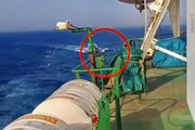 تصاویر لحظات دلهره‌آور فرار نفتکش ایرانی از دست دزدان دریایی سومالی! | سرعت دزدان دریایی در تعقیب نفتکش ایرانی را ببینید