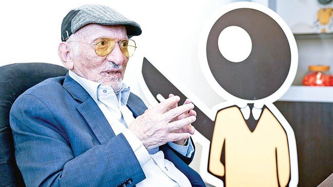 خودکاری که معطر و خاطره شد | اولین تولیدکننده لوازمالتحریر کیست؟