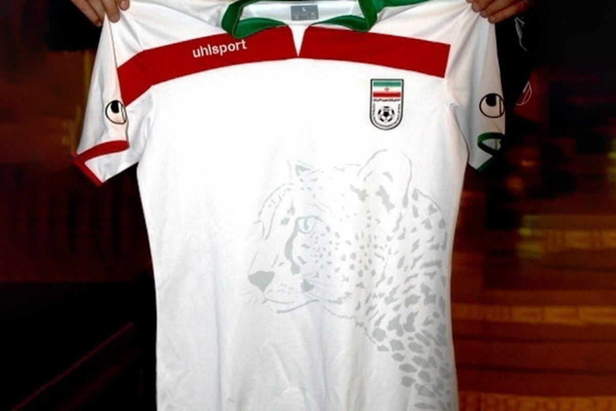 یوزپلنگ ایرانی - پیراهن تیم ملی فوتبال