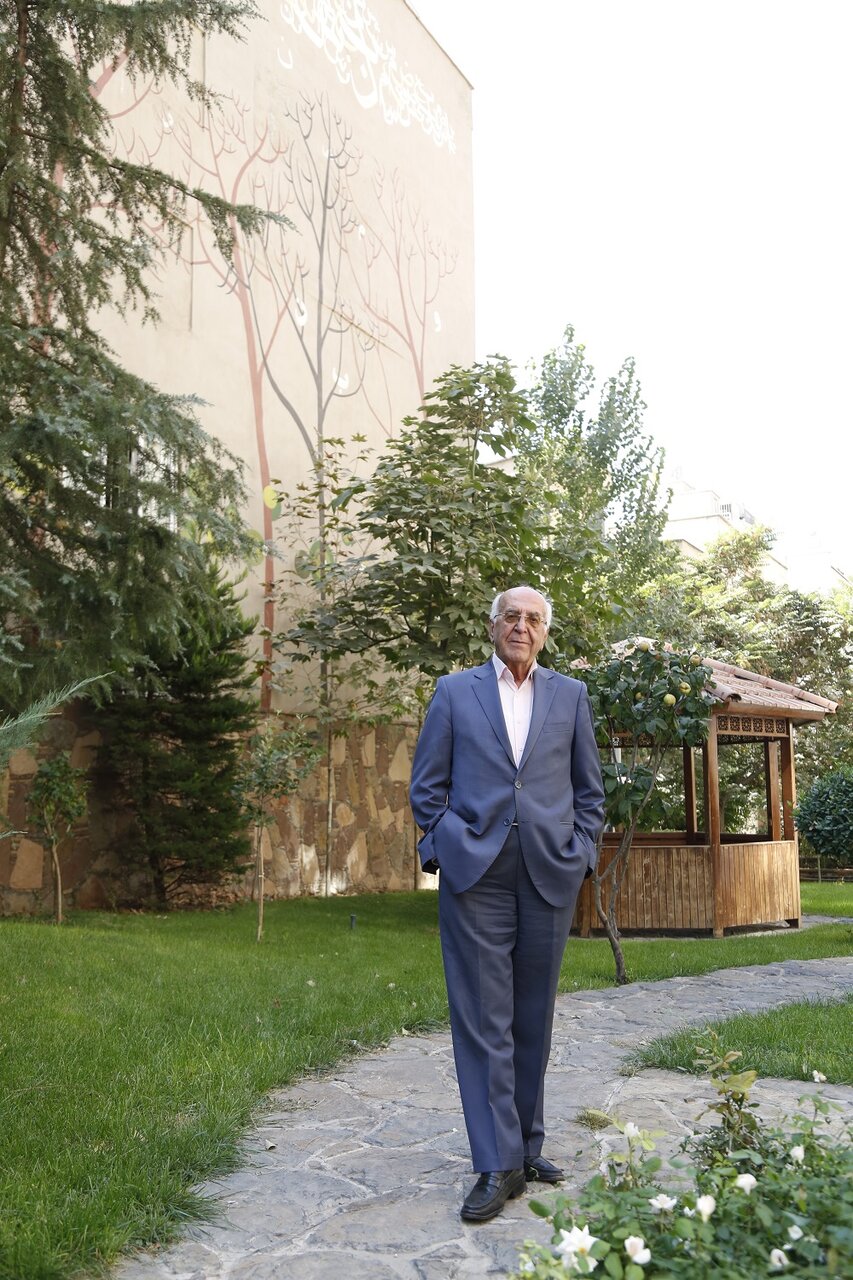 چگونه کودک ۱۰ساله قهرمان قهرمانان شد؟ | تاجر ورشکستهای که از فرش به عرش رسید