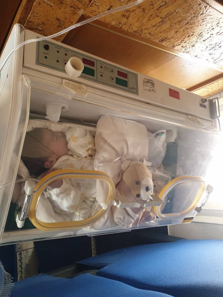 همکاری اورژانس و ارتش برای نجات ۲ نوزاد ۶ و ۲۱ روزه + تصاویر