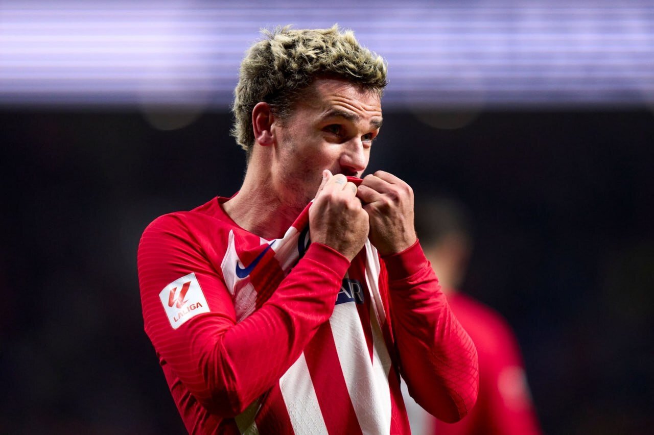 بارسلونا - اتلتیکومادرید؛ همه انگیزه دارند! | بازگشت مهاجم هلندی ژاوی و دوئل جذاب گریژمان و فلیکس