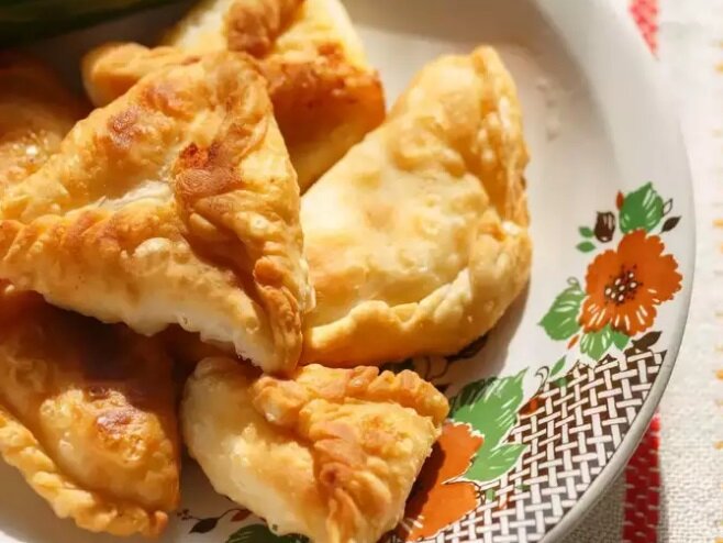 ۷ غذای خوشمزهای که میتوان با باقیمانده برنج درست کرد