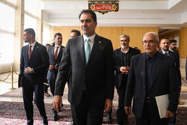 تصاویر و جزئیات دیدارهای نایب رئیس مجلس عراق با مقامات پارلمانی ایران