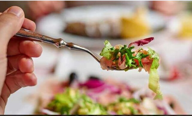 تغذیه در روزهای آلوده | در روزهای آلوده چه چیزهایی بخوریم؟