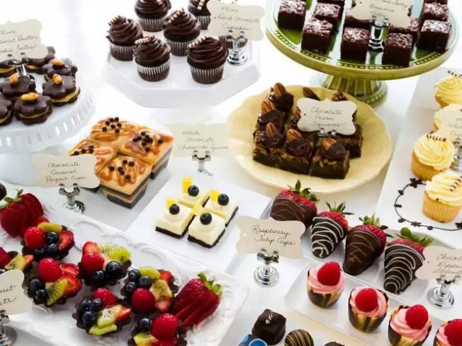 ۵ عامل اصلی اضافه وزن | بستههای خوراکی فریبنده چگونه باعث چاقی ما میشوند