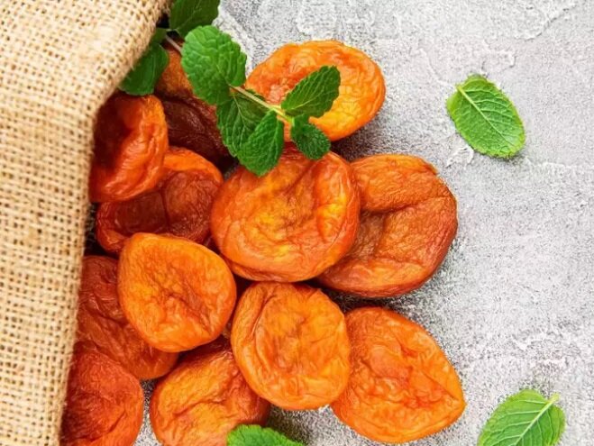 ۵  دلیل برای گنجاندن قیسی در رژیم غذایی زمستانی | از خواص این میوه سنتی بیشتر بدانیم