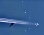 تصاویر لحظه عبور هواپیمای پوتین از آسمان شیراز | آرایش نظامی سوخوهای اسکورت کننده را ببینید